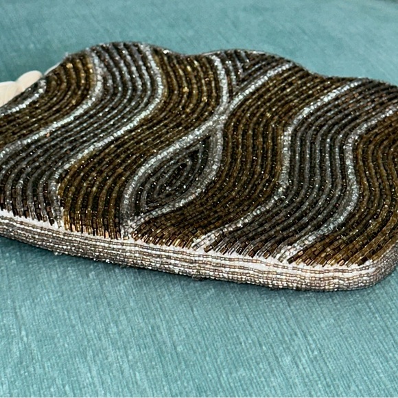 🪐 Vintage Scalloped Metallic Beaded Soft Evening Bag / Clutch - Picture 9 of 11